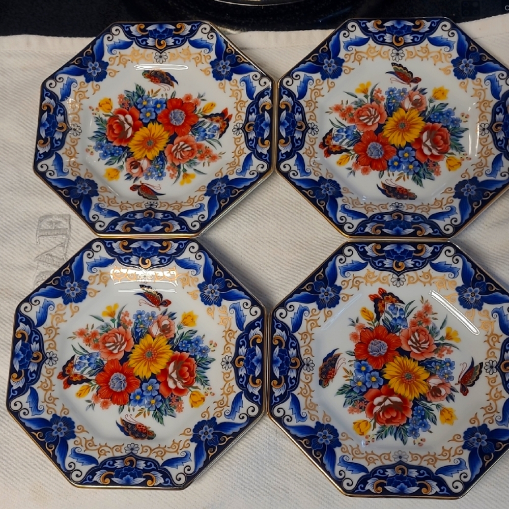 Floral Hexagonal Plates Set - Blue and White
